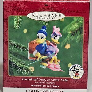 Hallmark Keepsake Ornament Donald & Daisy Lovers’ Lodge